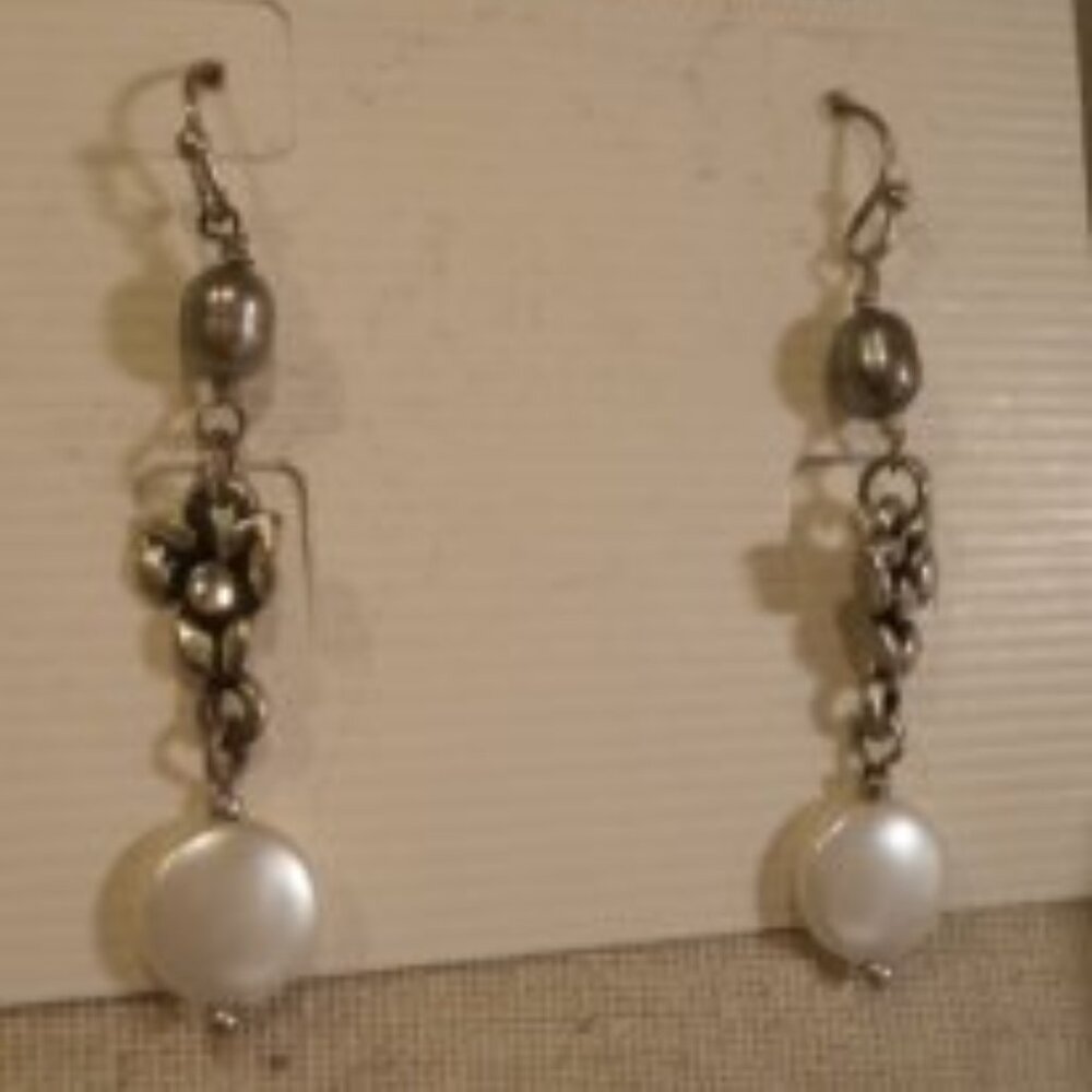 Lia Sophia "MID-SUMMER NIGHT" Earrings - Picture 8 of 8